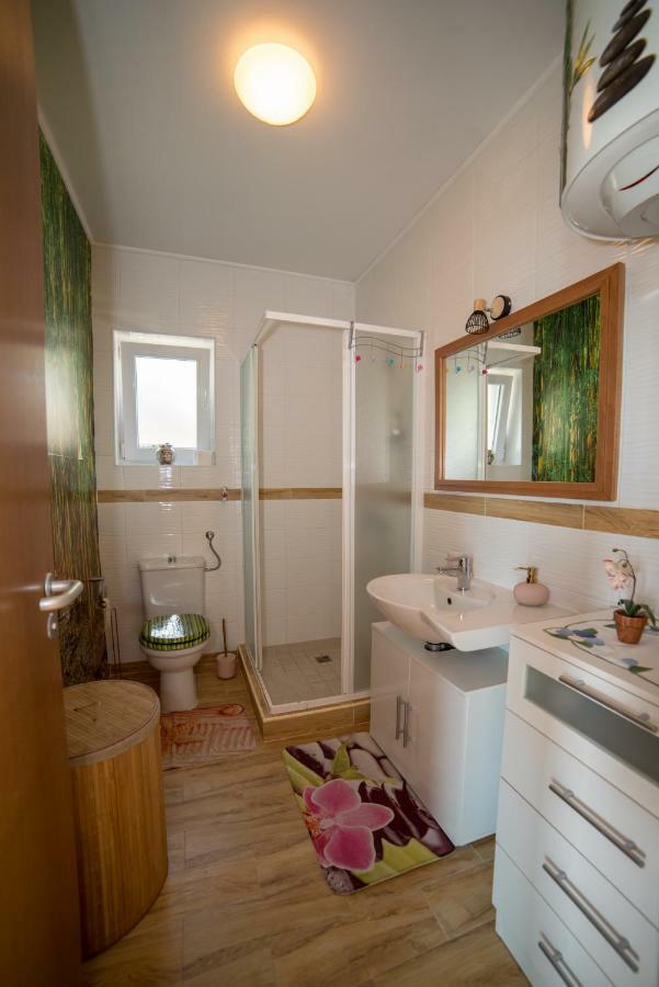 מליני Poseydon Beach Bungalow מראה חיצוני תמונה