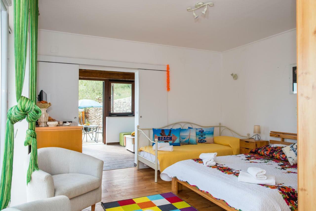 מליני Poseydon Beach Bungalow מראה חיצוני תמונה