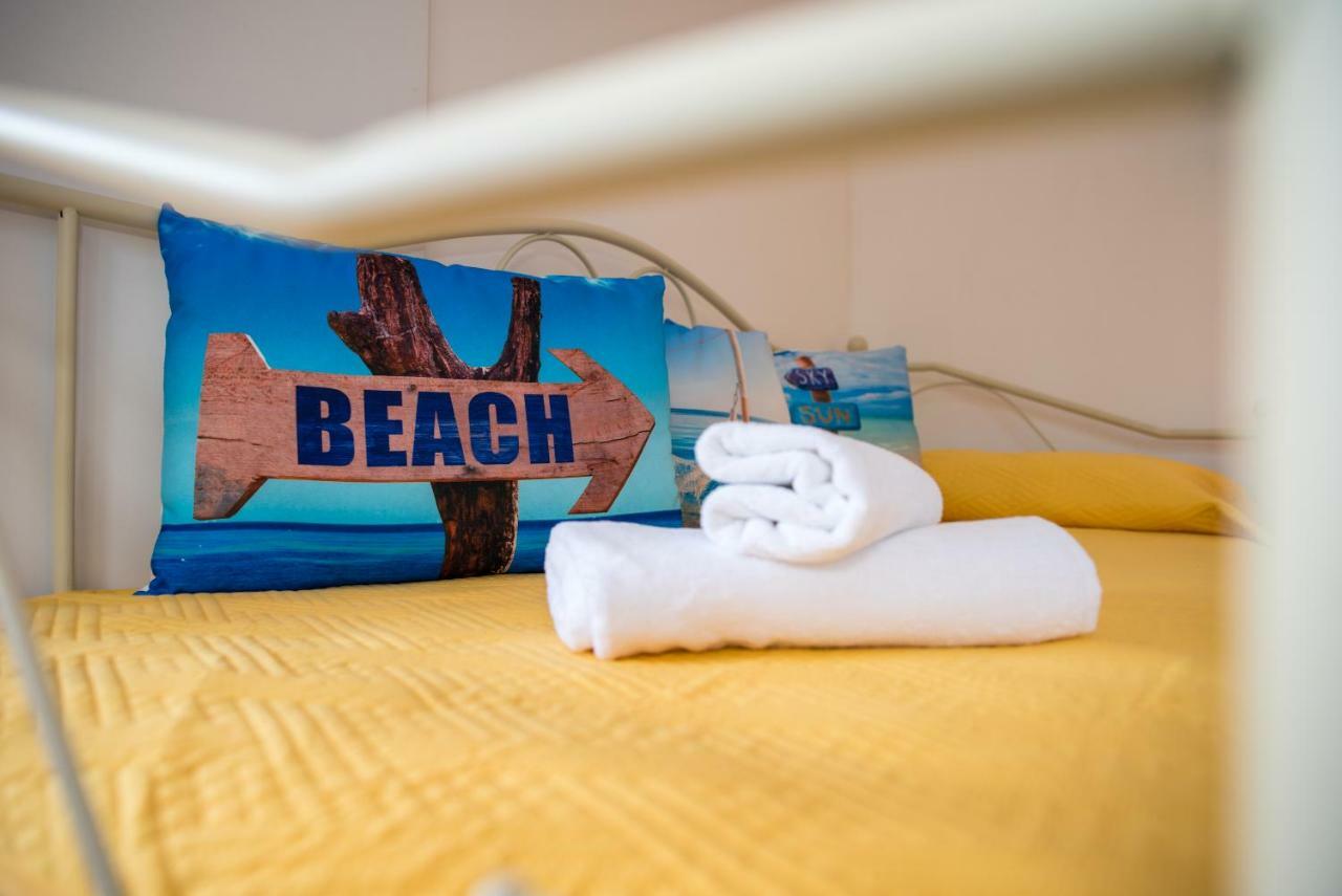 מליני Poseydon Beach Bungalow מראה חיצוני תמונה