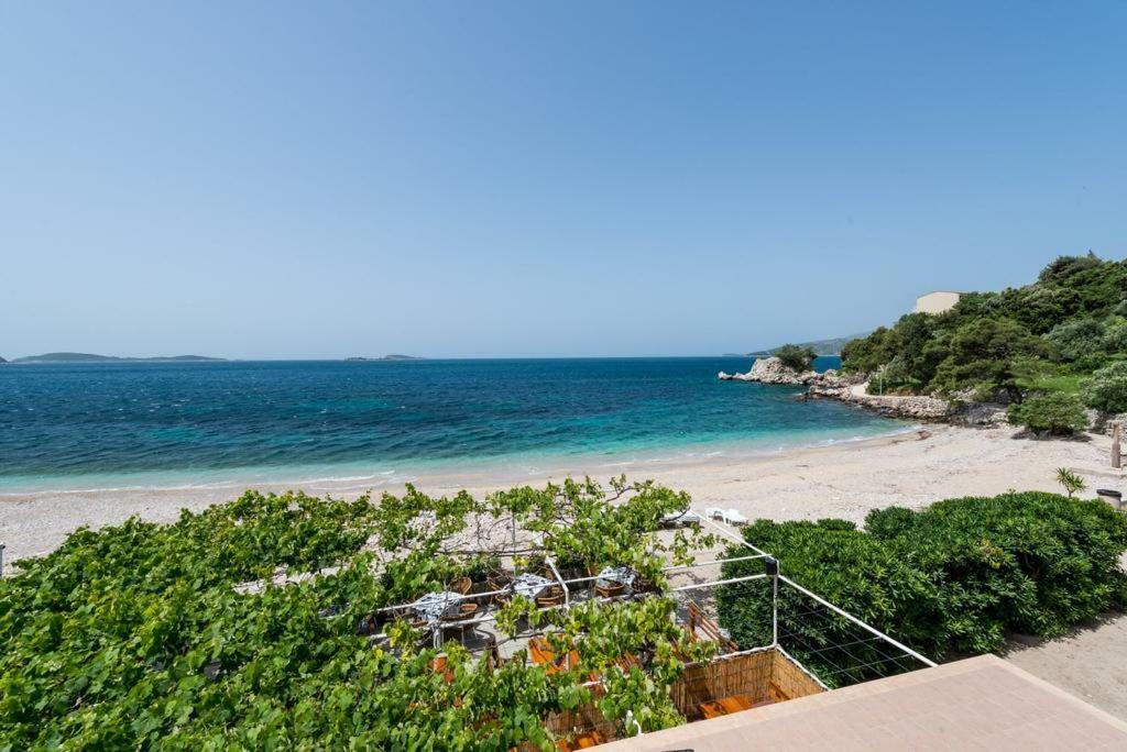 מליני Poseydon Beach Bungalow מראה חיצוני תמונה